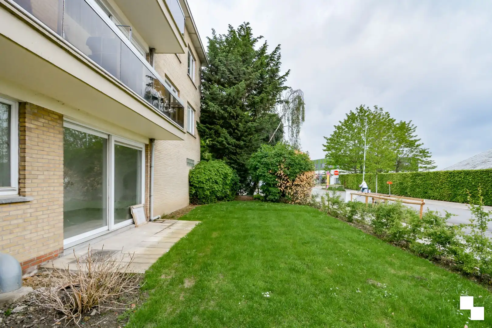 Volledig gerenoveerde studio nabij centrum Roeselare foto 17