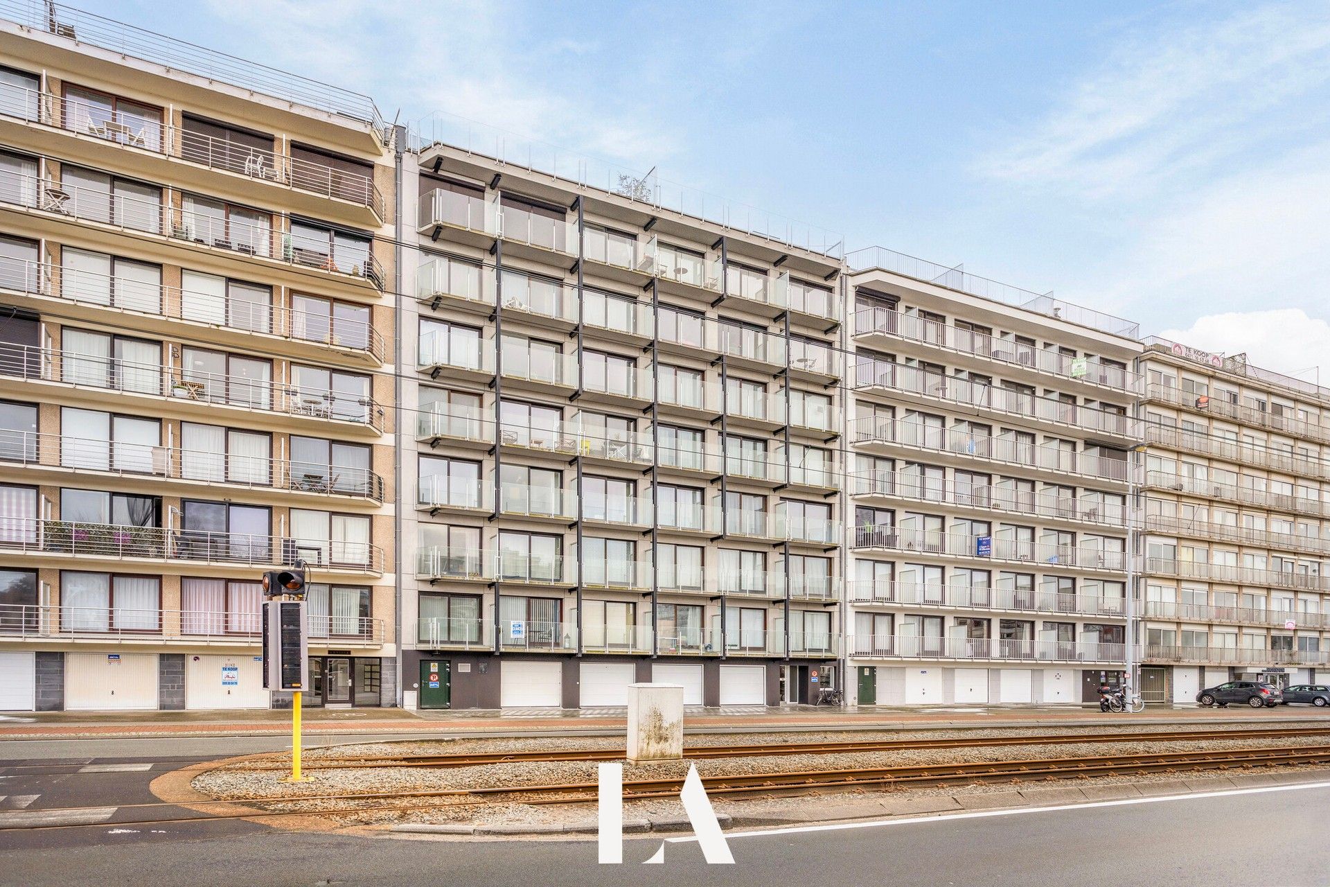 Lichtrijke studio in Westende-Bad. foto {{pictureIndex}}