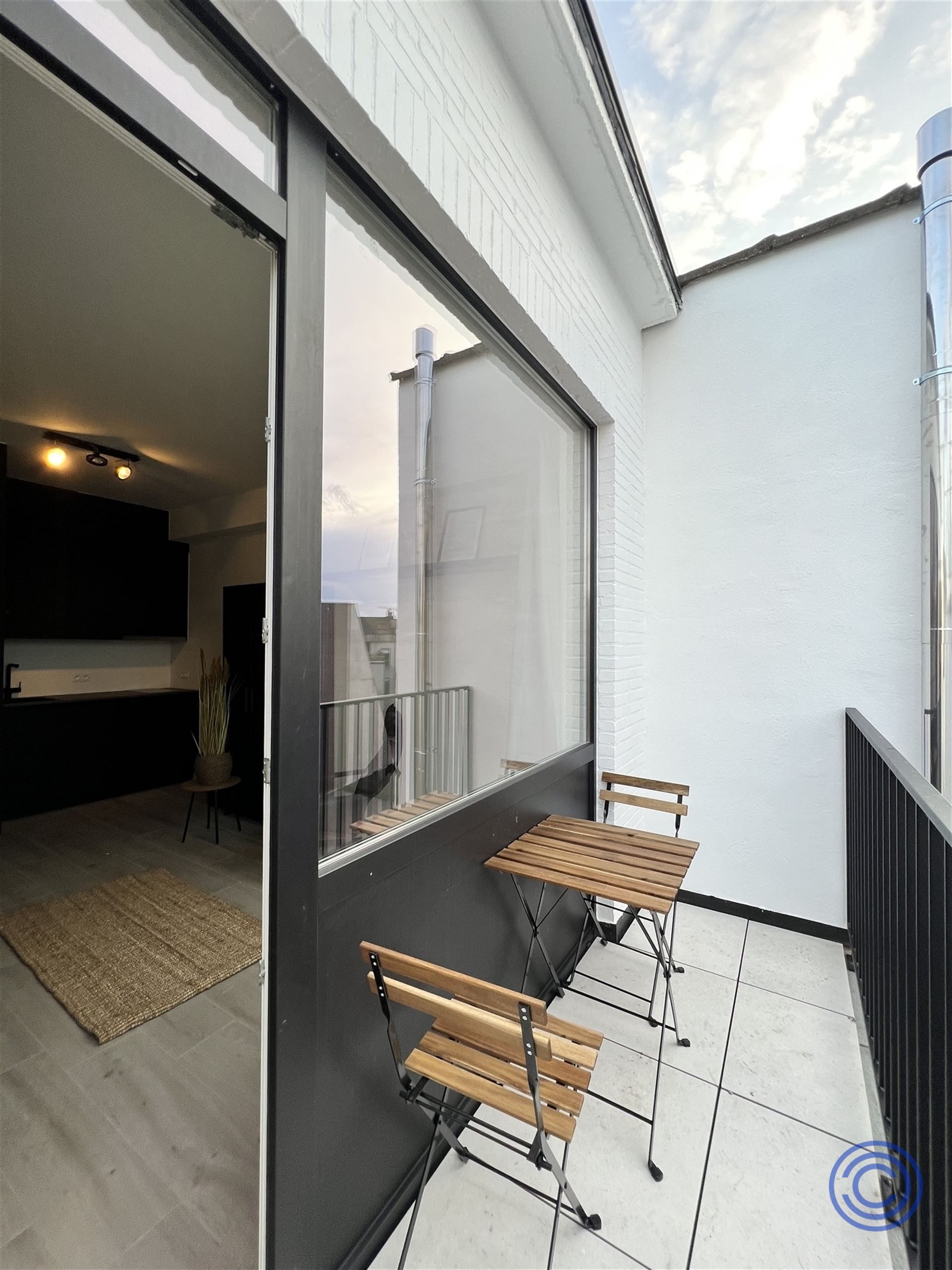OPBRENGST:18 gerenoveerde studio's + kelder! foto 18