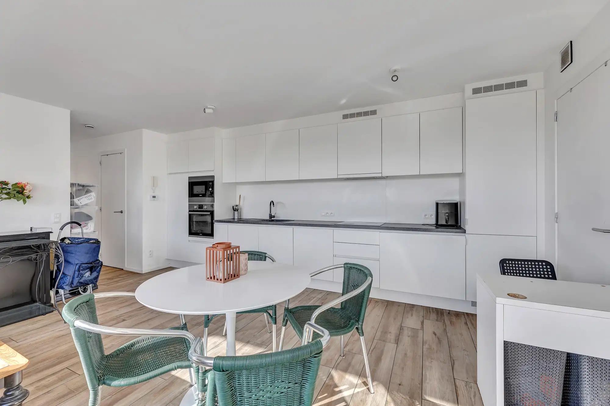 Recent dakappartement met 3 slaapkamers foto 6