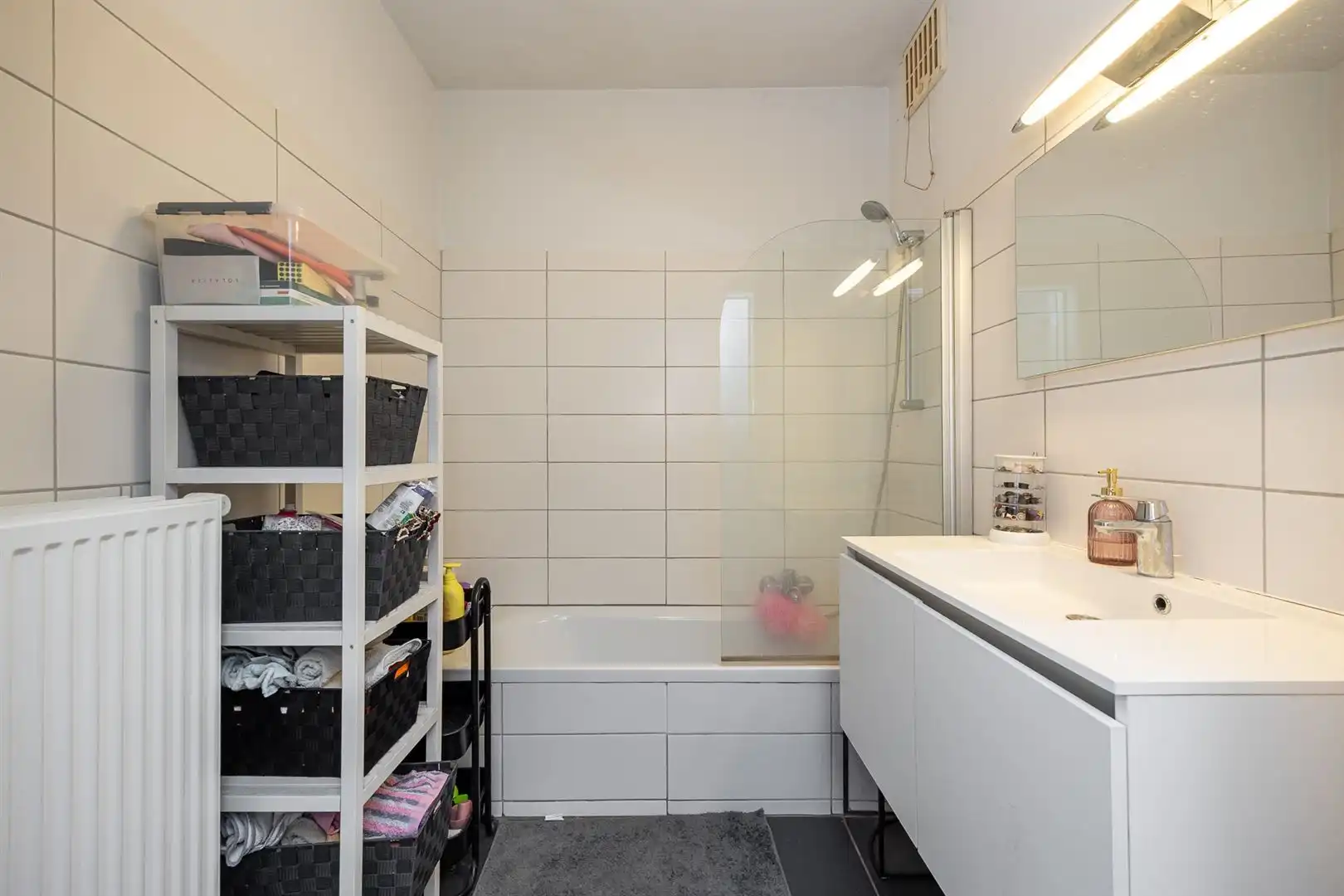 Opbrengsteigendom met 5 appartementen en garages foto 32