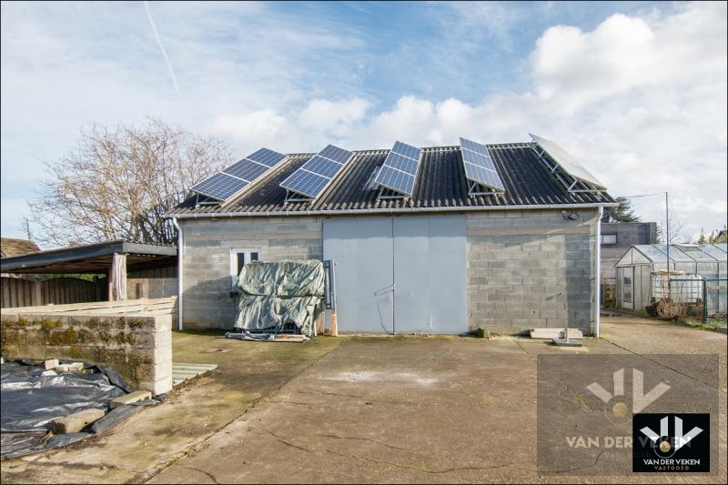TWEEWOONST MET PAARDENSTALLEN EN WEILAND OP RUIM PERCEEL 37A21CA IN LANDELIJKE OMGEVING foto 11