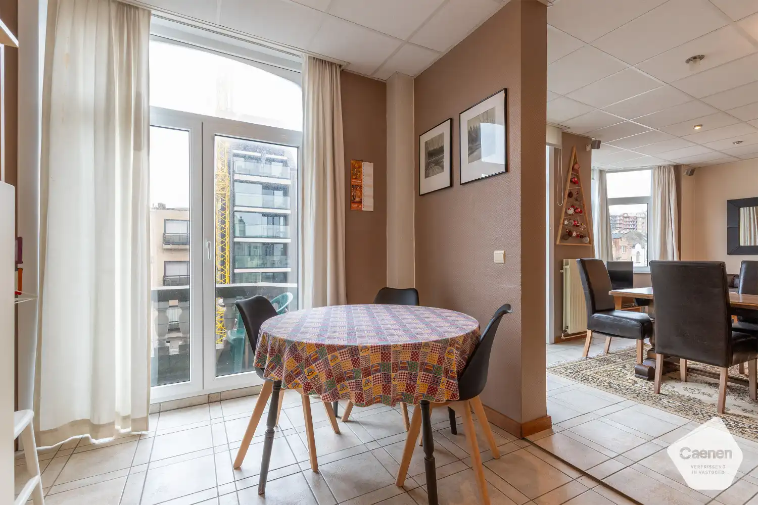 Ruim en lichtrijk appartement met 3 slaapkamers op topligging vlakbij station, strand en centrum foto 7