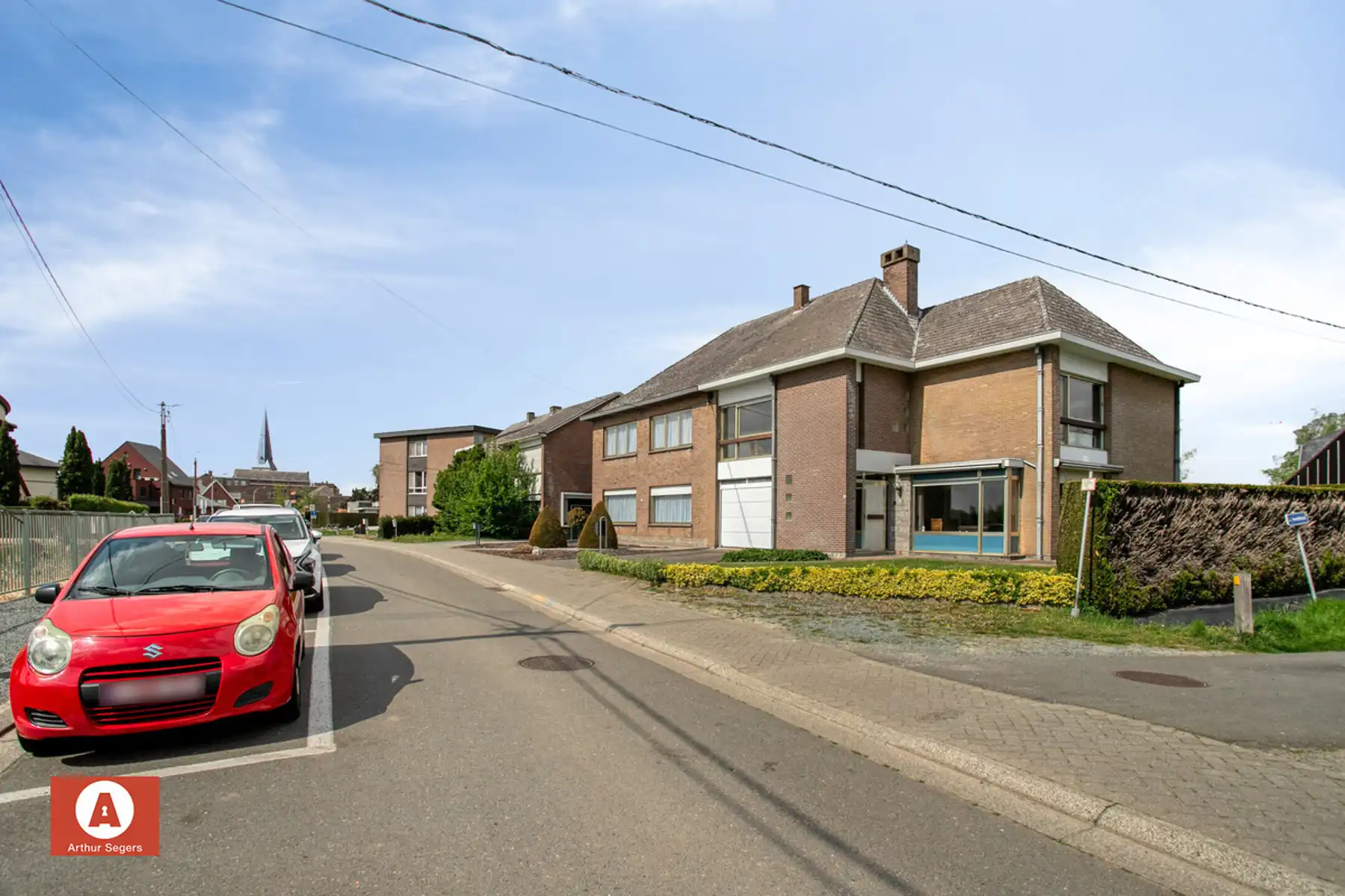 Op te frissen woning in hartje Londerzeel foto {{pictureIndex}}