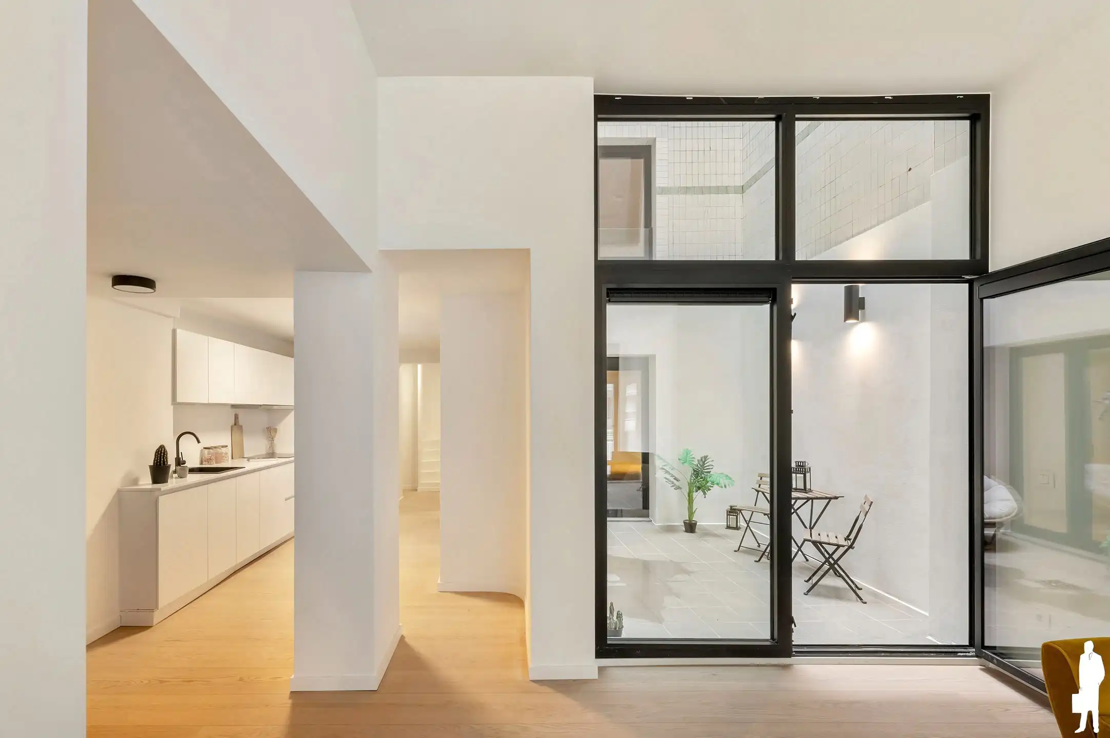 Gerenoveerde duplex met terras foto 6