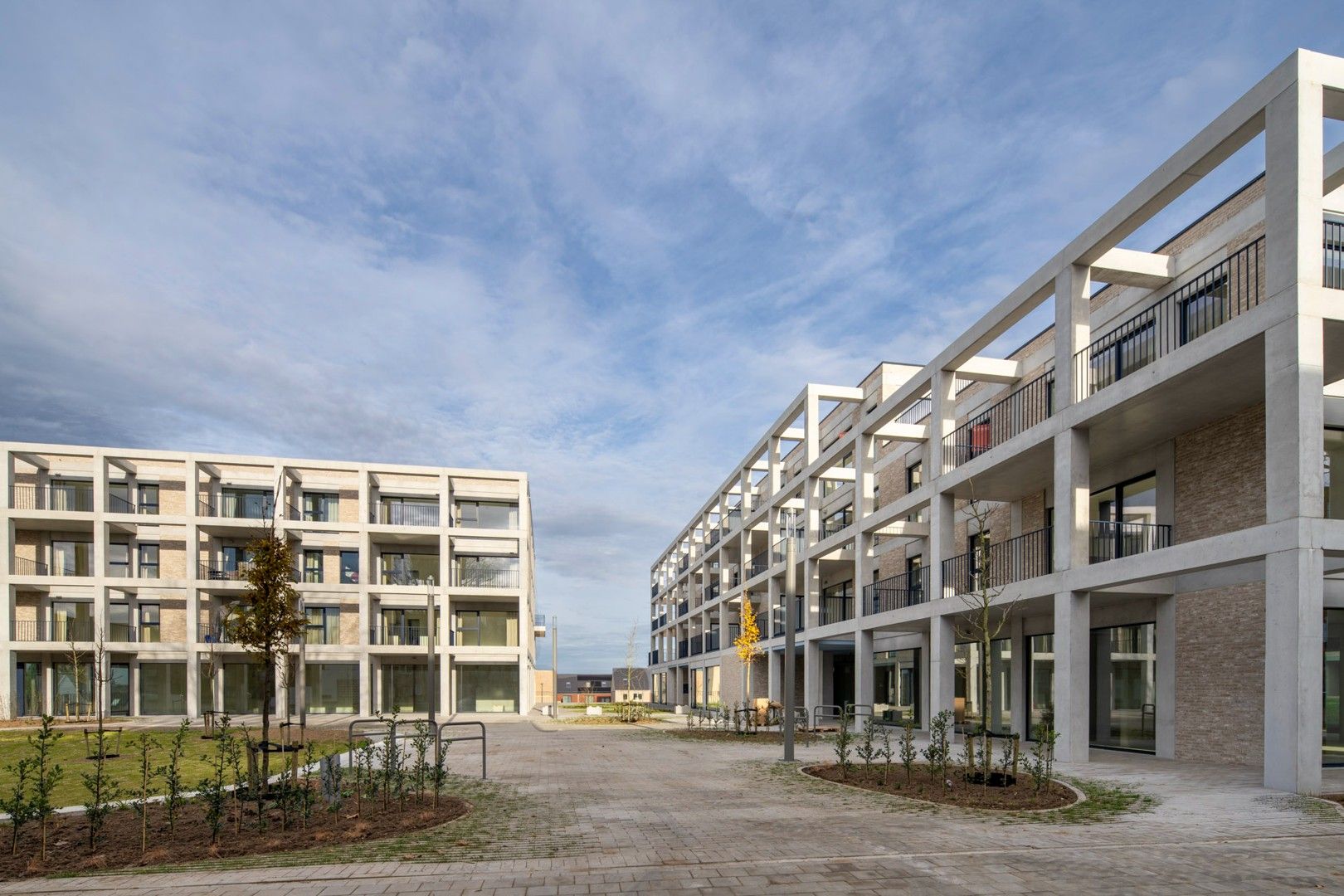 Nieuwbouw 1-slaapkamerappartement met bureau foto 2
