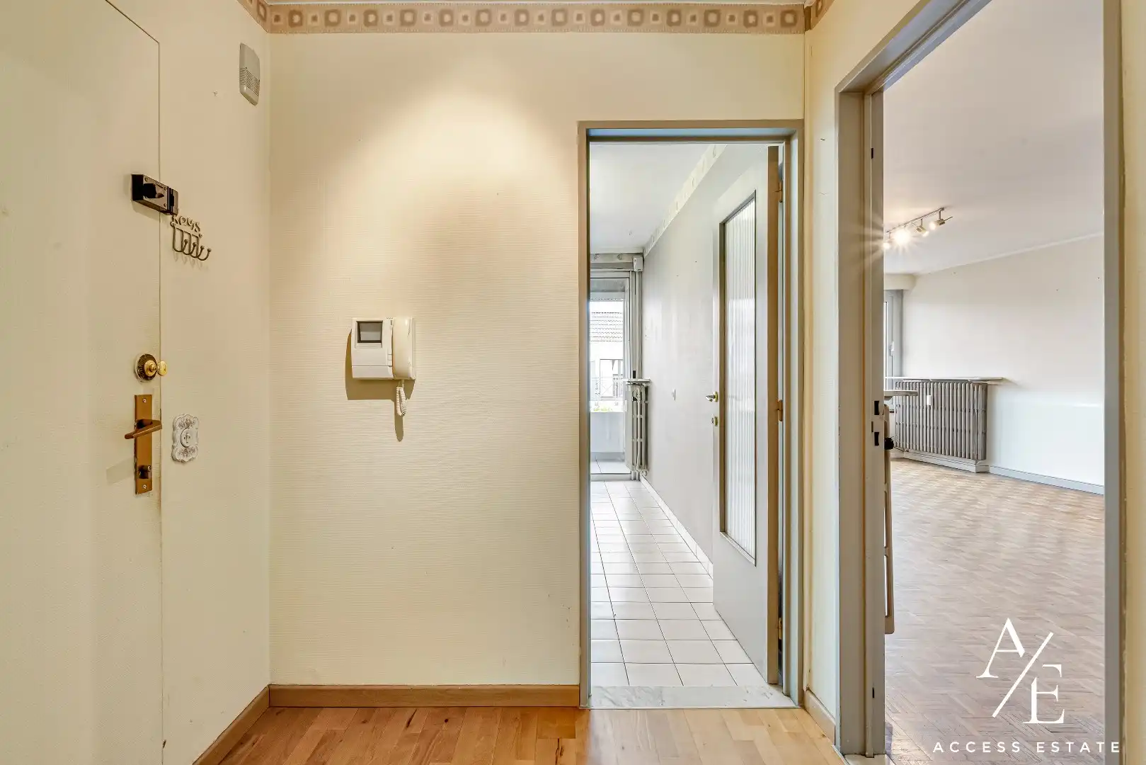 RUIM APPARTEMENT (107m²) MET 2 SLAAPKAMERS EN 2 TERRASSEN foto 3