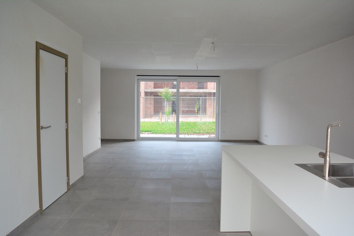 Moderne nieuwbouwwoning gelegen in Rumbeke foto 3