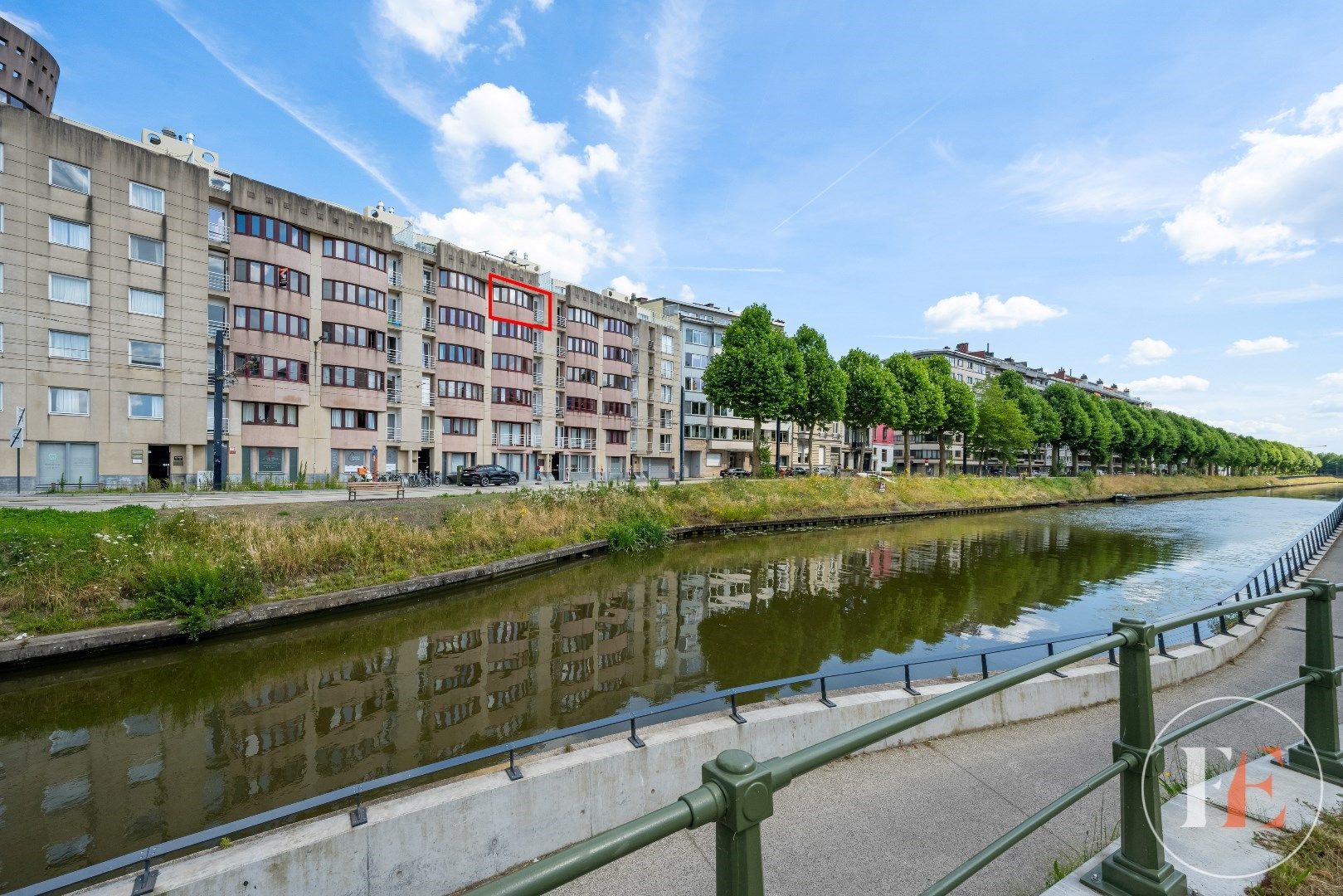 Lichtrijk appartement met 2 slaapkamers en ondergrondse parkeerplaats. foto 11