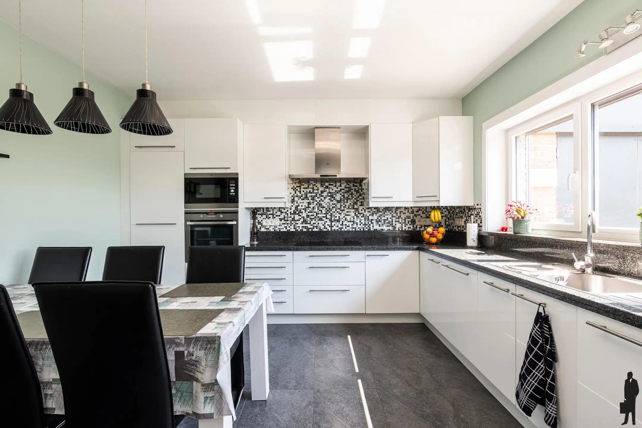 Ruim duplex app met 5 slpks, terras + privatieve tuin foto 8