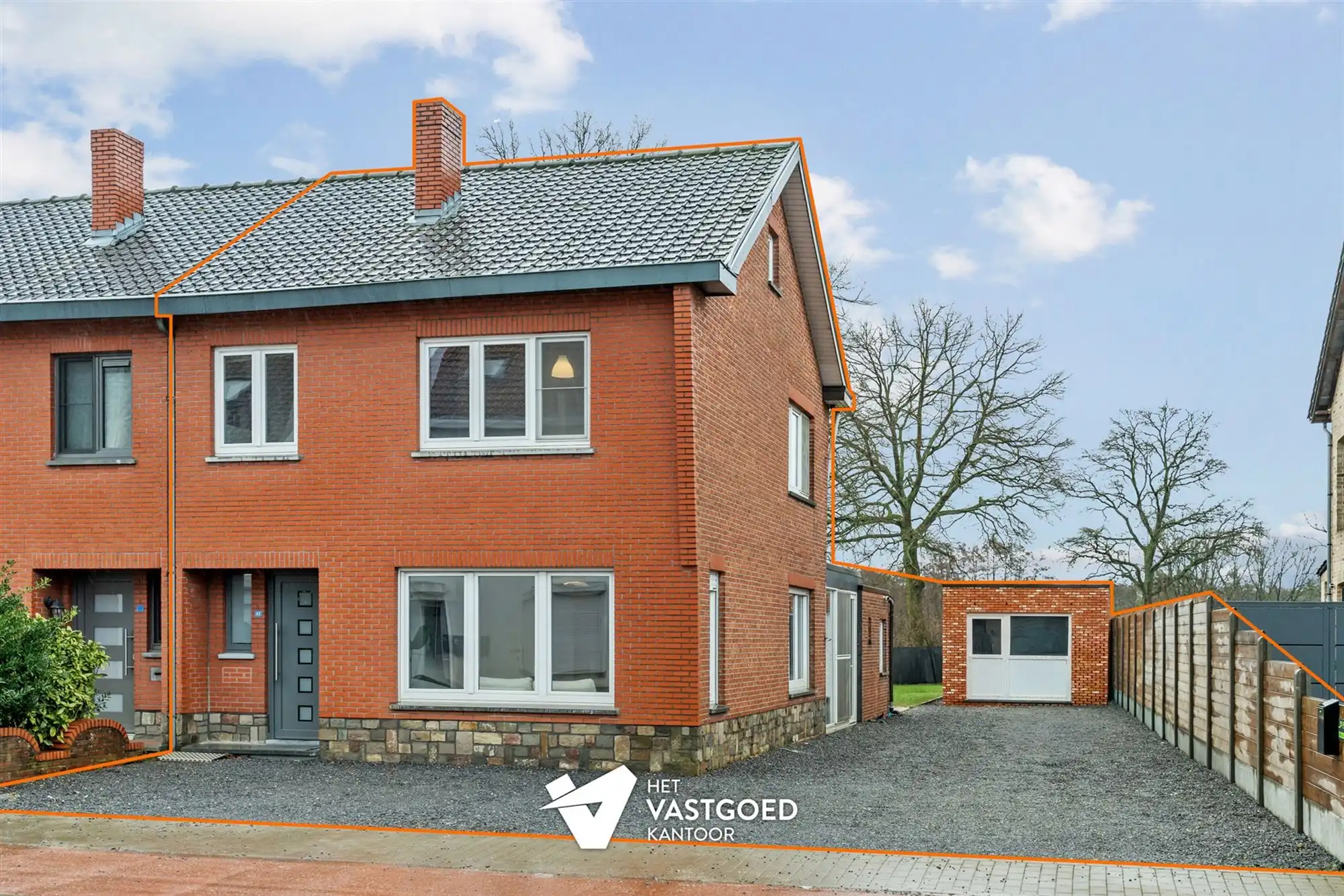 Hoofdfoto van de publicatie: VOLLEDIG GERENOVEERDE WONING MET 4 SLAAPKAMERS, RUIME LEEFRUIMTES EN VRIJSTAANDE GARAGE OP PERCEEL VAN 6A90CA VLAKBIJ BE-MINE