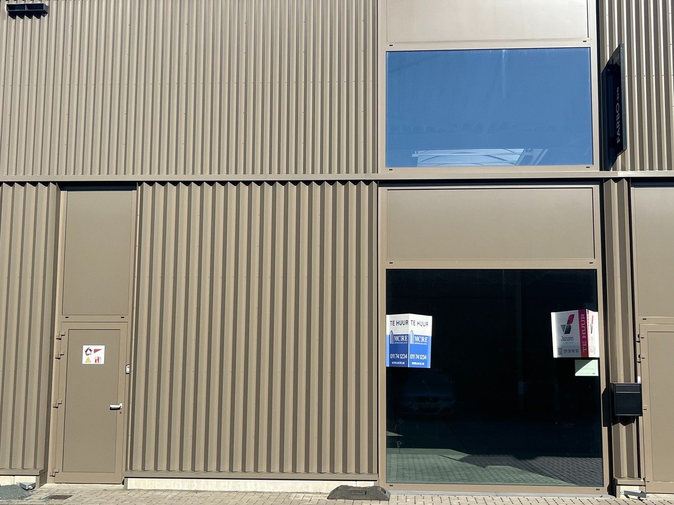 KMO-unit /showroom +/- 256m² foto 8