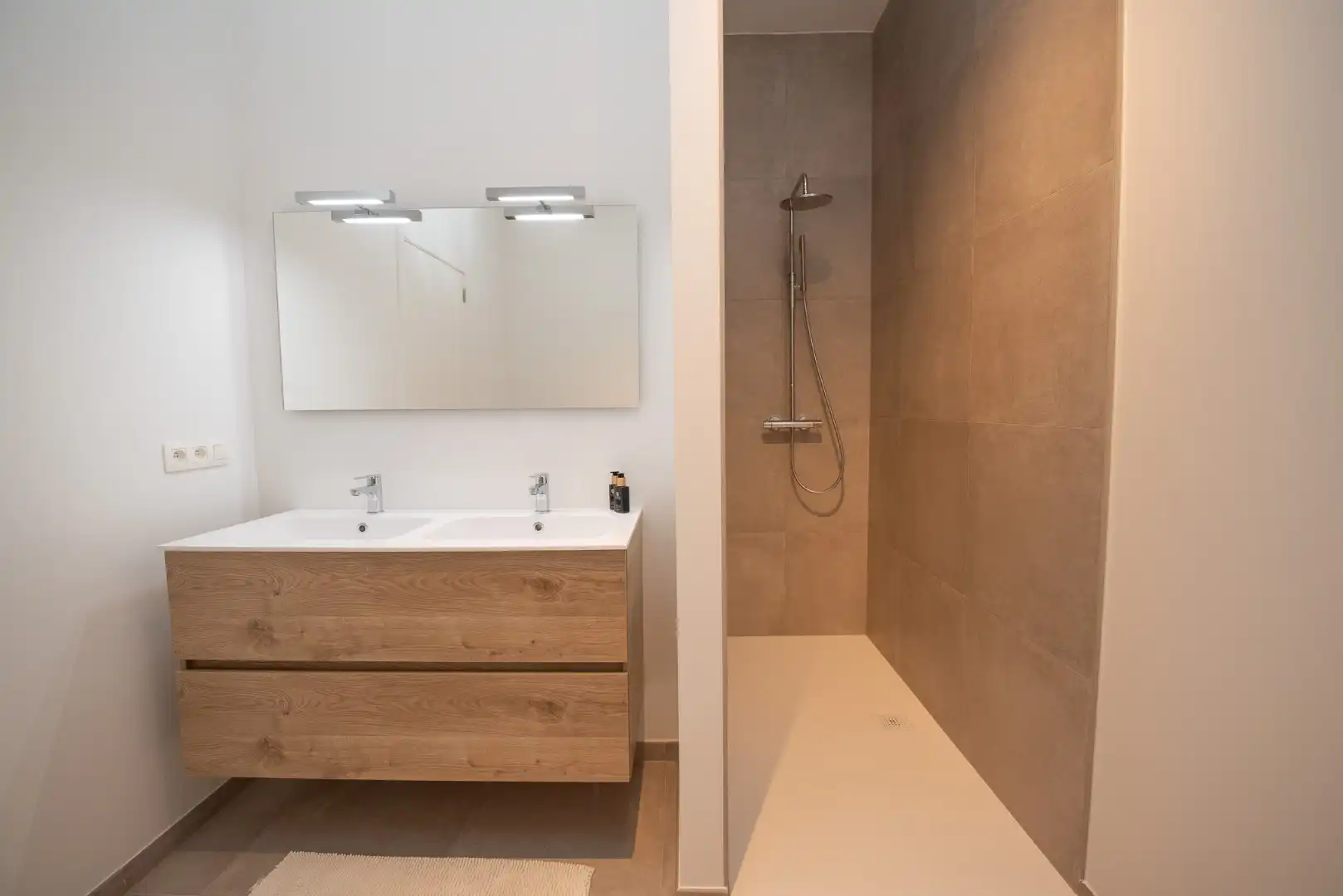 🎉 OPENDEUR zaterdag 13/06 🎉  Iedereen welkom van 09u t.e.m. 10u! Ruime klassevolle penthouse TE KOOP in Waregem - 6% btw gunsttarief mogelijk! foto 16