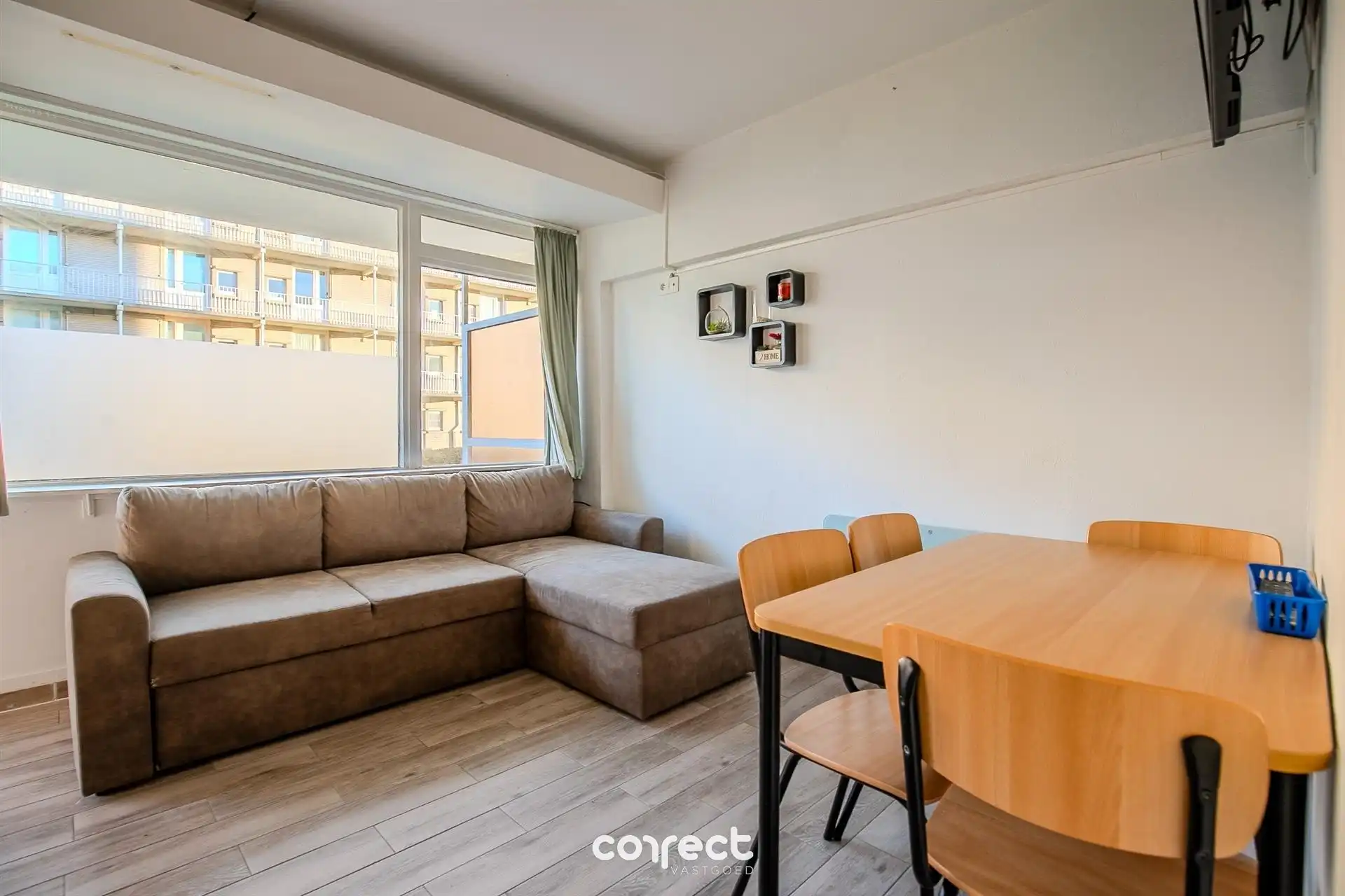 Appartement op amper 15 minuten wandelen van het strand en de zee. foto 4