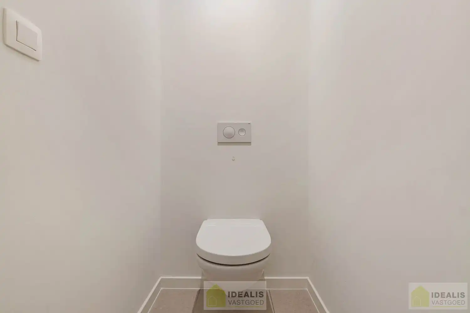 PRACHTIG INSTAPKLAAR NIEUWBOUWAPPARTEMENT MET AUTOSTAANPLAATS EN KELDERBERGING MIDDEN IN HARTJE LOMMEL, EEN AANGENAME LEEFRUIMTE MET OPEN KEUKEN EN AANSLUITEND AAN TERRAS, BERGRUIMTE, 2 SLAAPKAMERS EN RUIME BADKAMER. foto 9