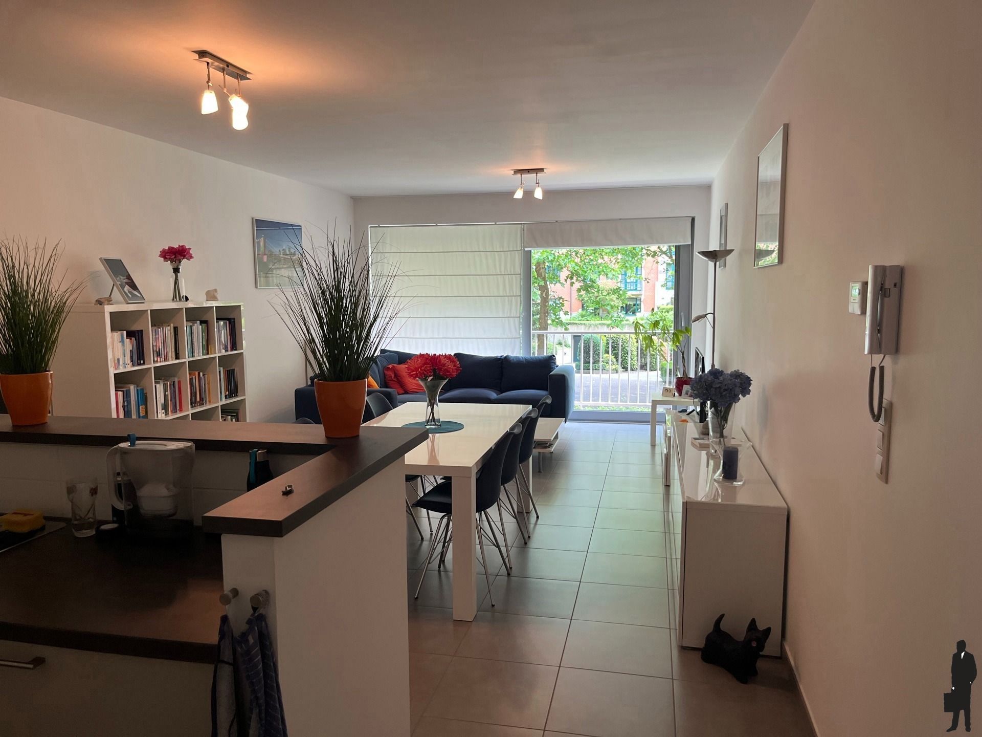 Instapklaar appartement, tegenover de Golf van Brasschaat, met 2 slaapkamers en ondergrondse garagestaanplaats. foto 2