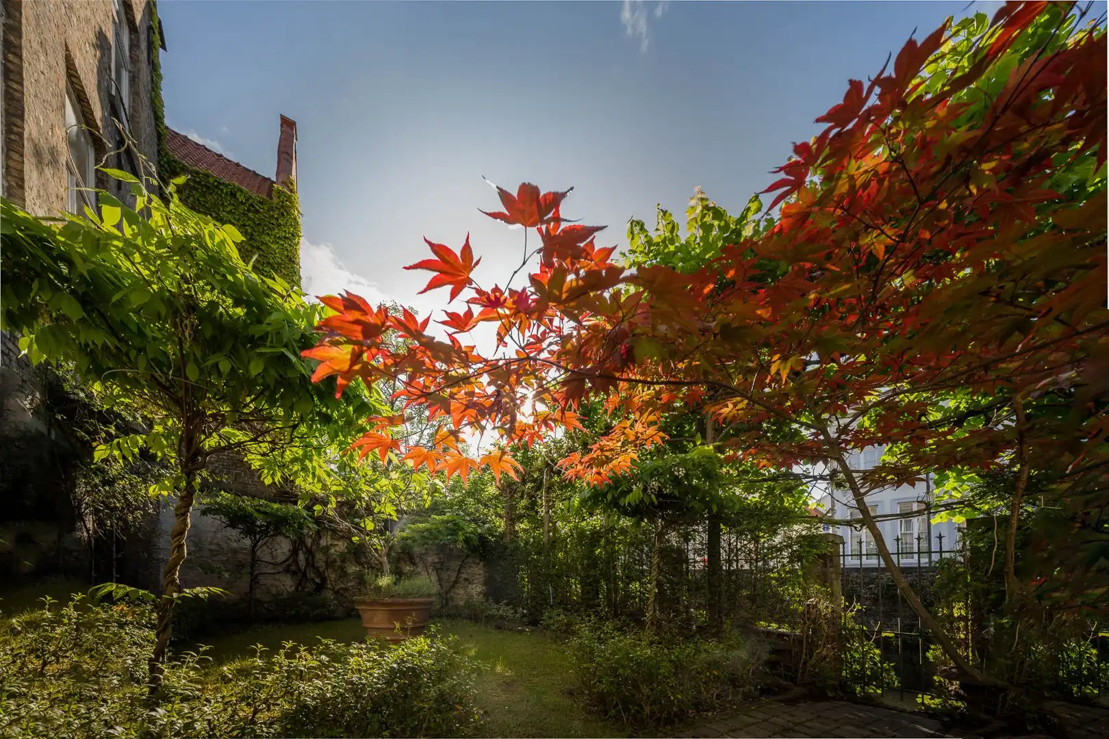 Monumentaal herenhuis aan de Brugse Reien foto 12