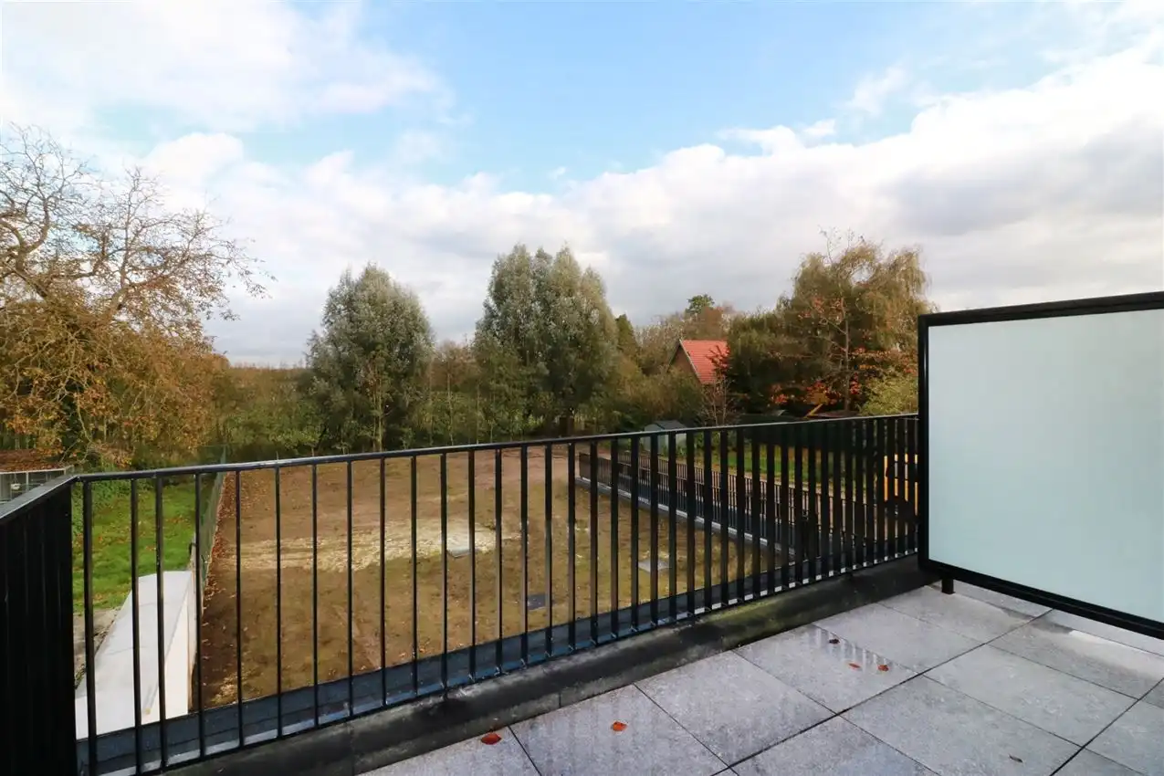 Unieke duplex met twee slpk, terras, autostaanplaats foto 9