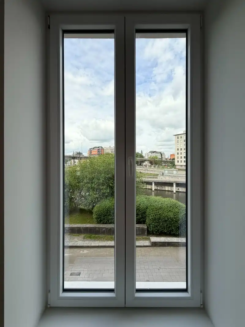--- NIEUW --- Prachtig gerenoveerd appartement met zicht op het water in Gent. foto 4