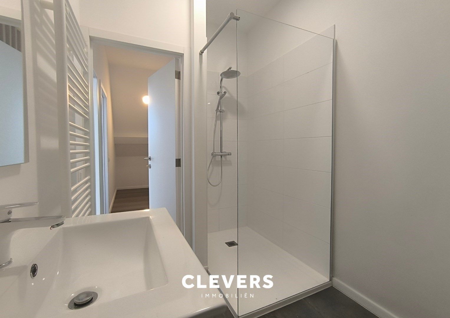 Topaanbieding te huur! Gerenoveerde duplex foto 15