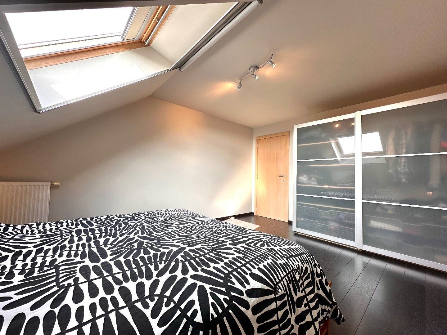 Stijlvol duplexappartement met garage, 2 terrassen en energiezuinig karakter in Kortessem foto 22