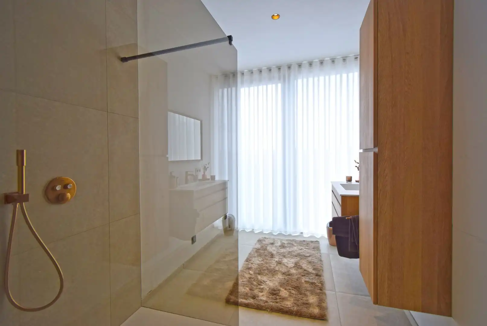Hoogstaand en eigentijds twee slaapkamer appartement foto 13