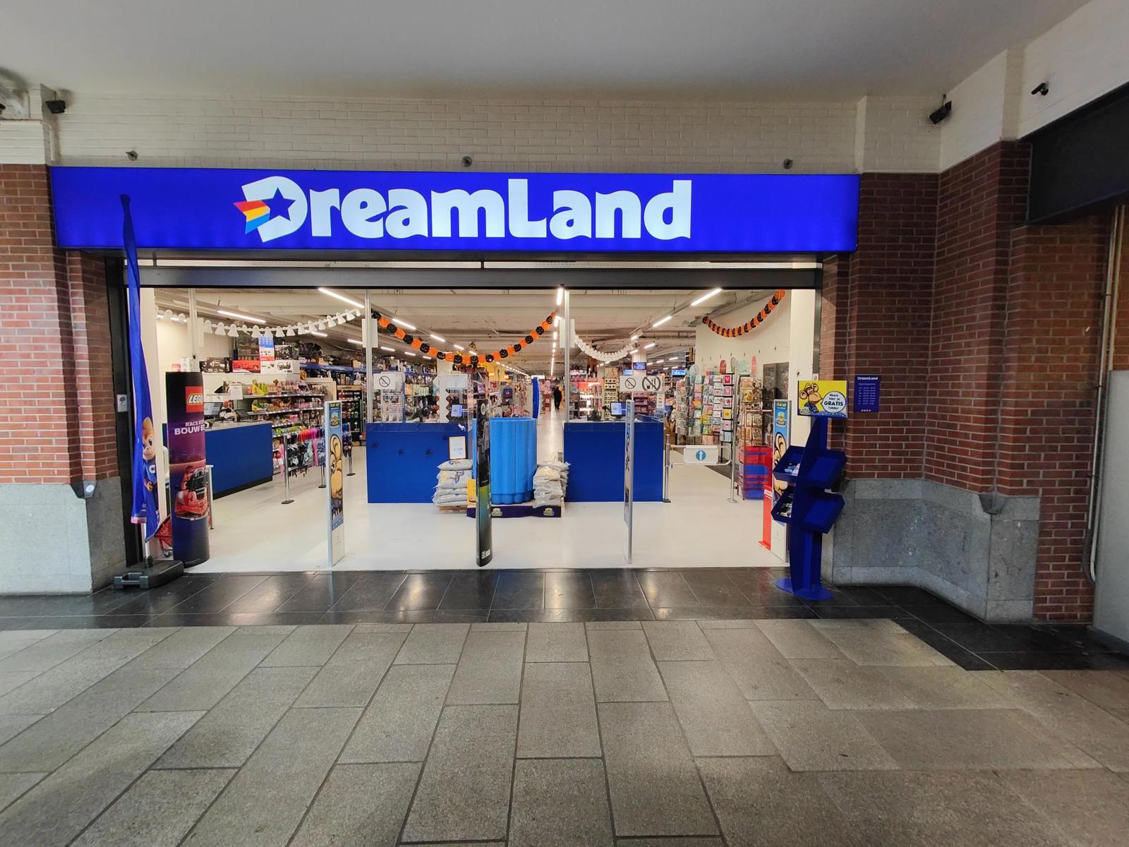 Shopping Center den Tir  foto {{pictureIndex}}