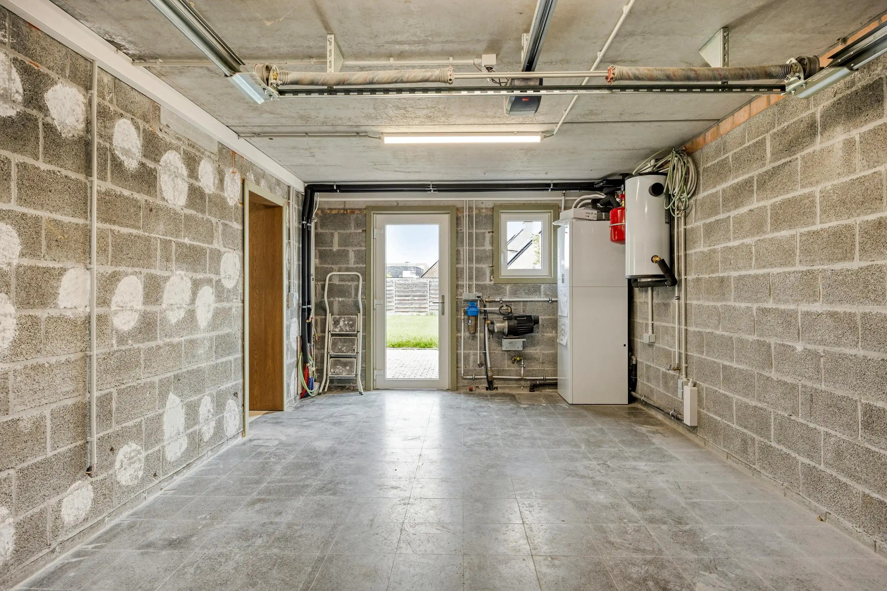 Recent gerenoveerd huis met 3 kamers te koop in Deerlijk foto 26
