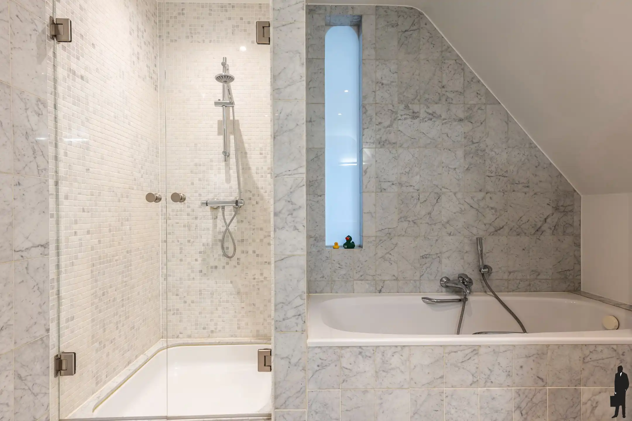 Exclusieve villa met zwembad in doodlopende straat foto 26