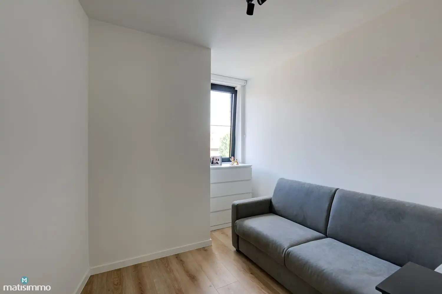 LUXUEUS AFGEWERKT APPARTEMENT MET 2 SLAAPKAMERS, OVERDEKT TERRAS, KELDERBERGING EN ONDERGRONDSE AUTOSTAANPLAATS IN BILZEN CENTRUM foto 15