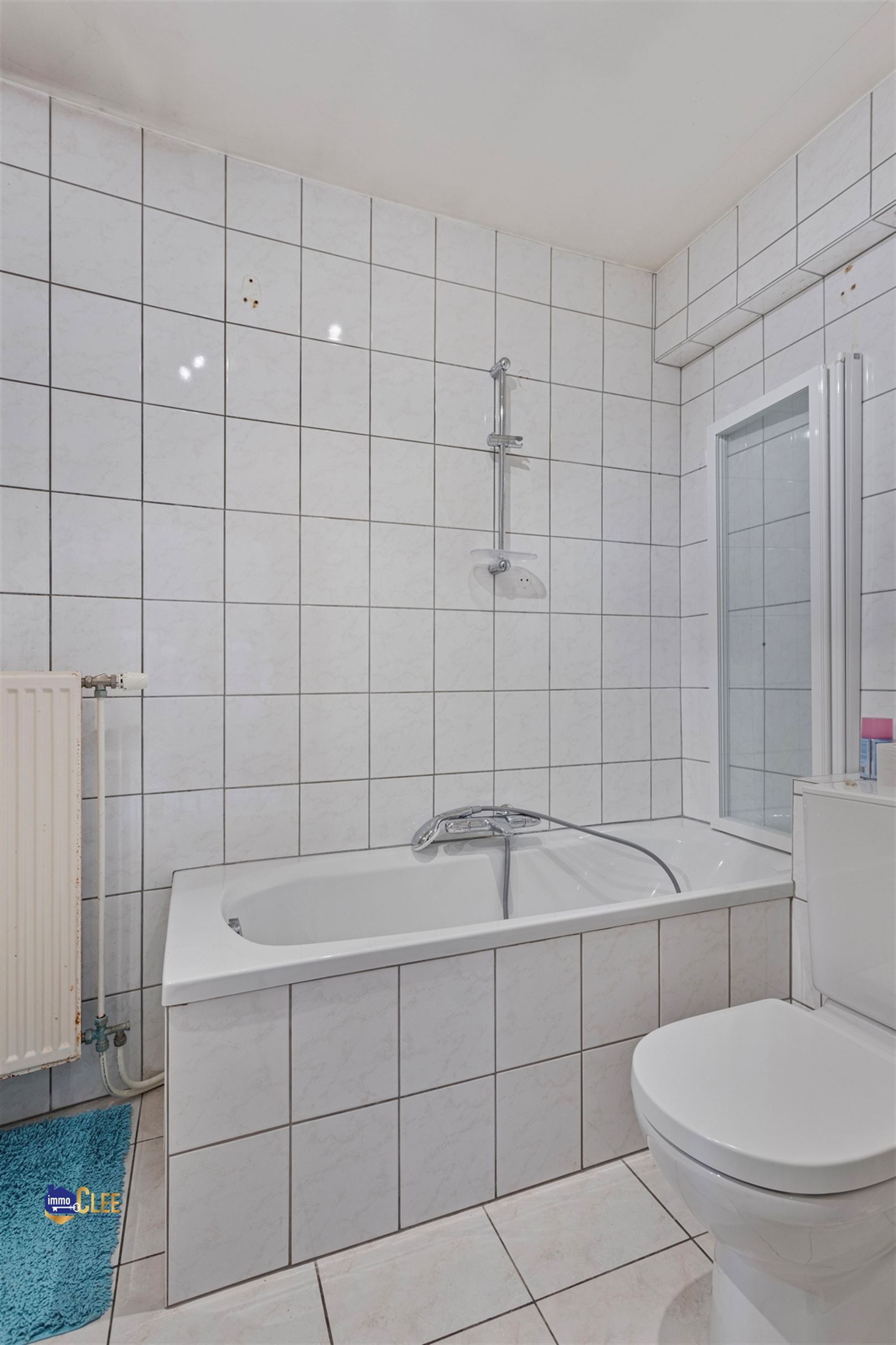 Karaktervolle gezinswoning in Brustem met ruime tuin & veel potentieel foto 14