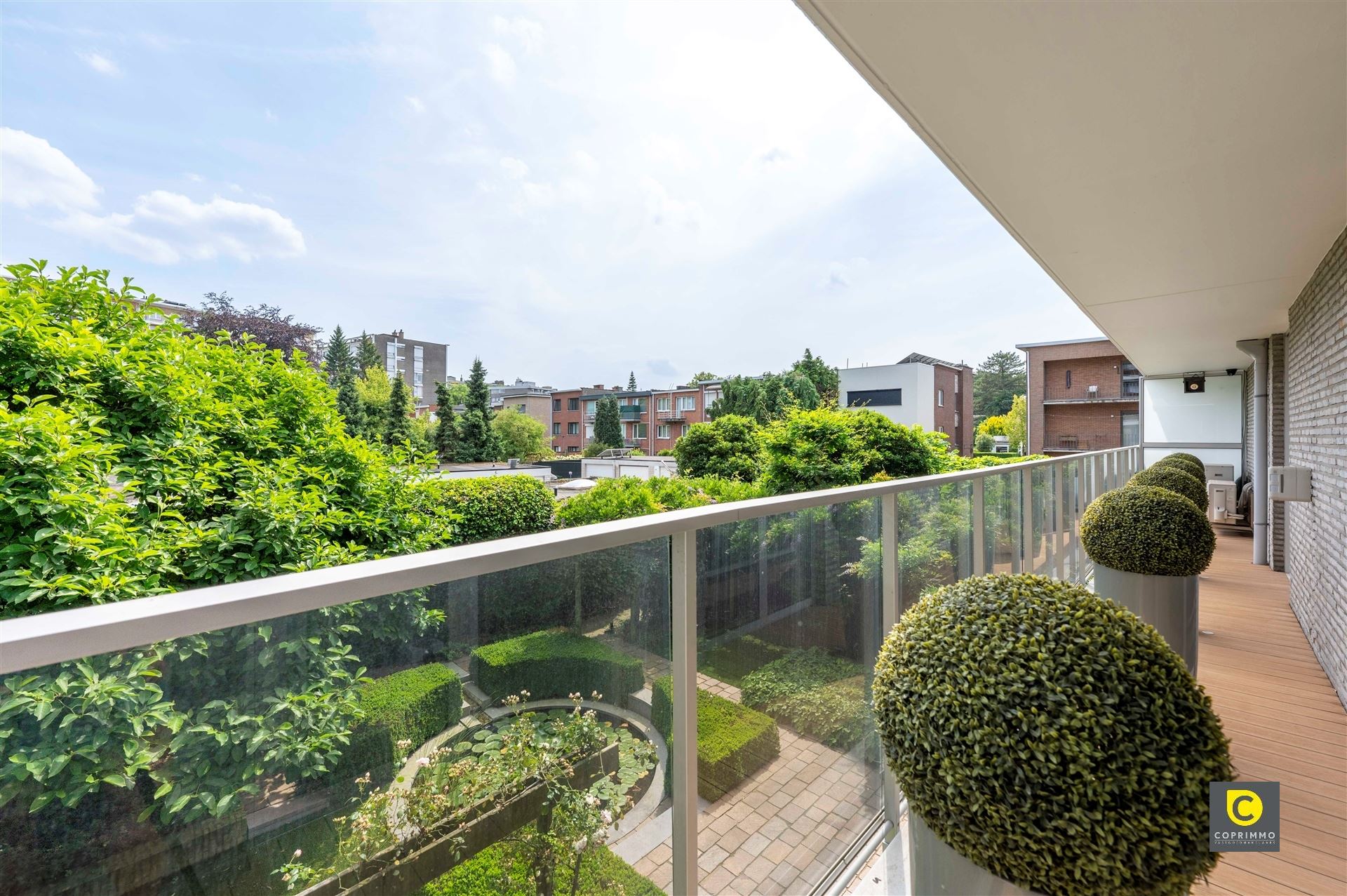 Subliem appartement met ruime tuin! foto 21