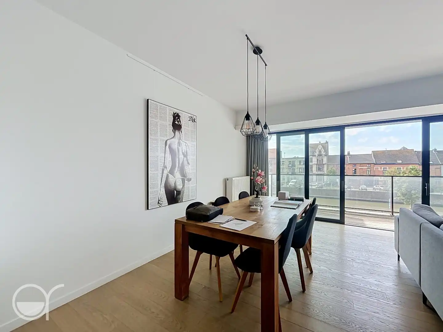 Gemeubeld appartement met twee slaapkamers en zicht op water incl autostaanplaats foto 2
