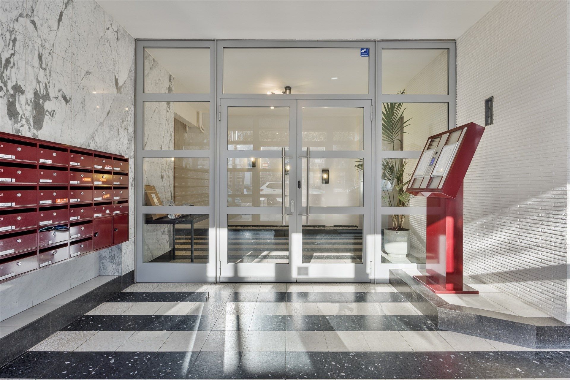 Gerenoveerd appartement met één slaapkamer te koop te Borgerhout foto 4