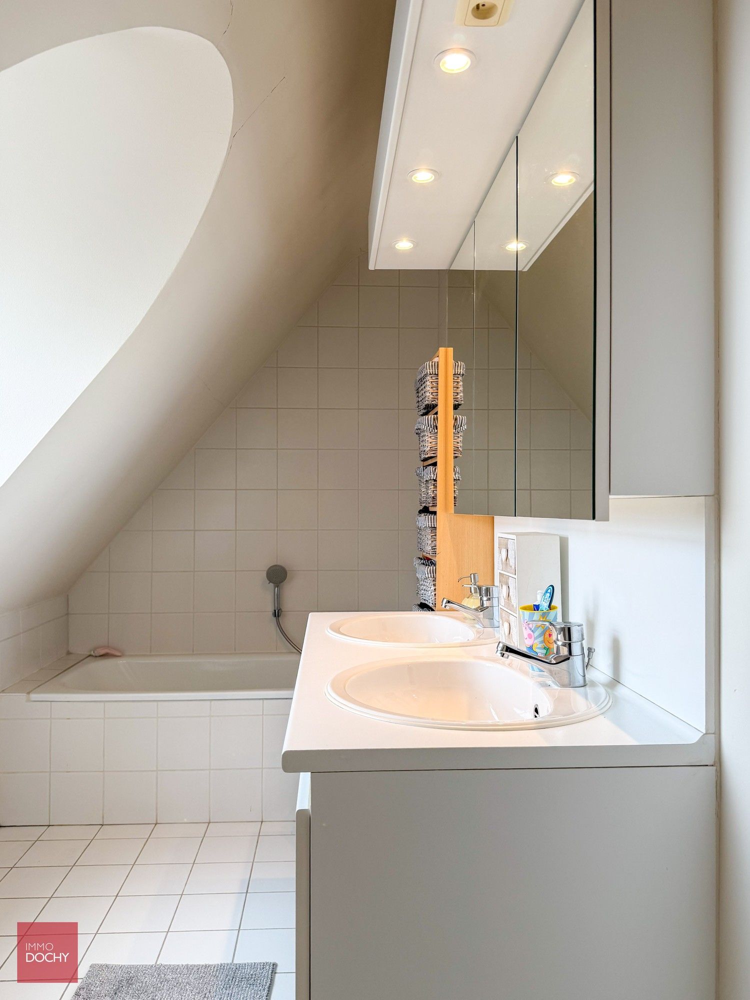 Centraal gelegen mooi duplex-appartement | Stormestraat foto 4