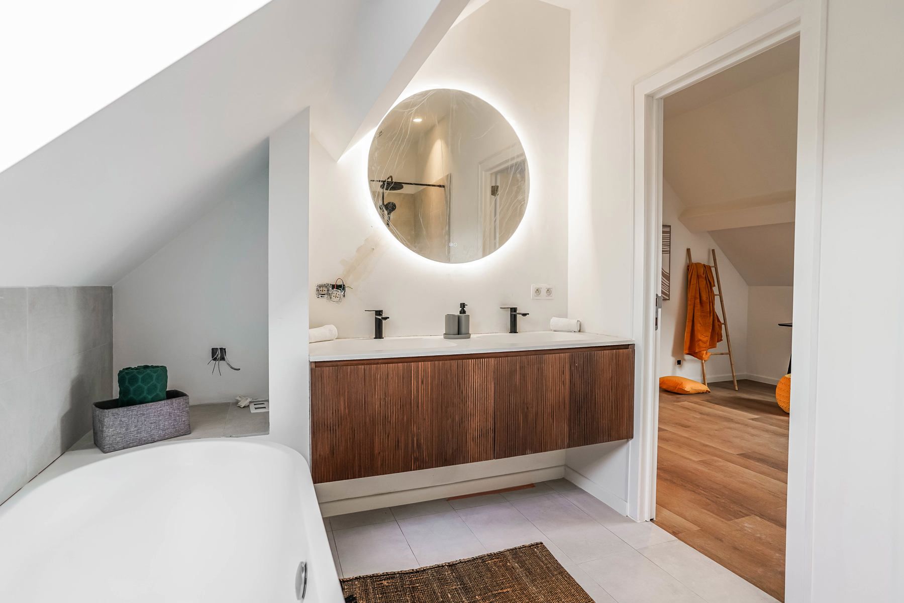 Fantastisch gelegen, compleet gerenoveerde half open bebouwing te Londerzeel foto 23