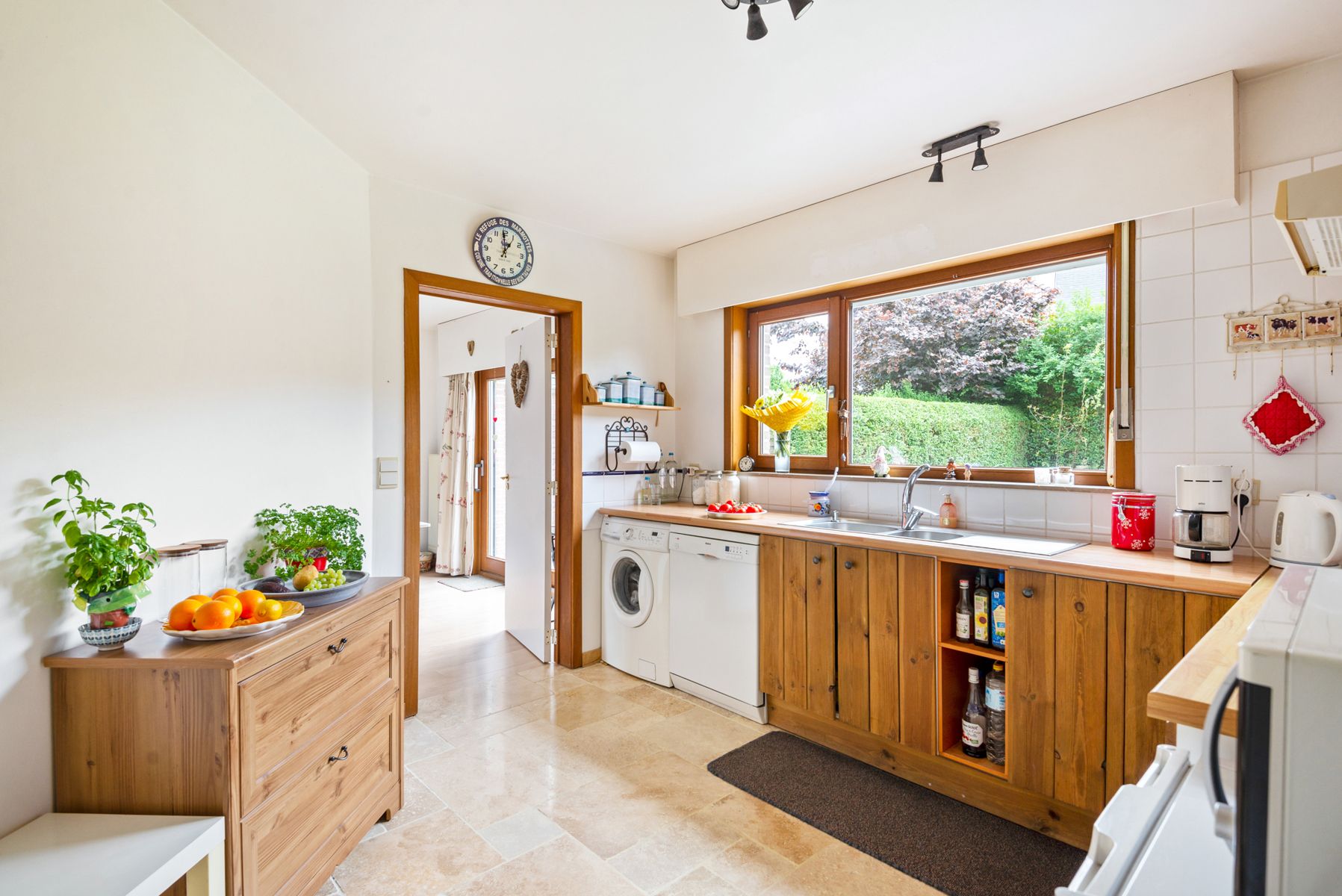 Gezellige eengezinswoning met 4 slaapkamers, tuin & garage! foto 6