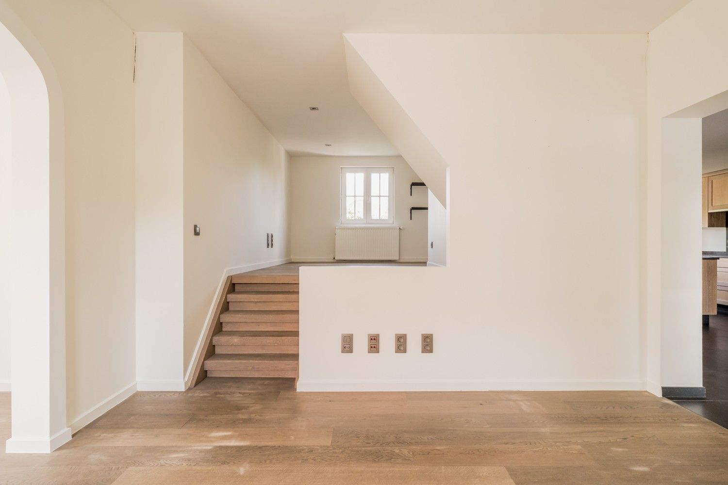 Landelijke woning met ruime opslagplaats op volwassen stuk grond foto 14