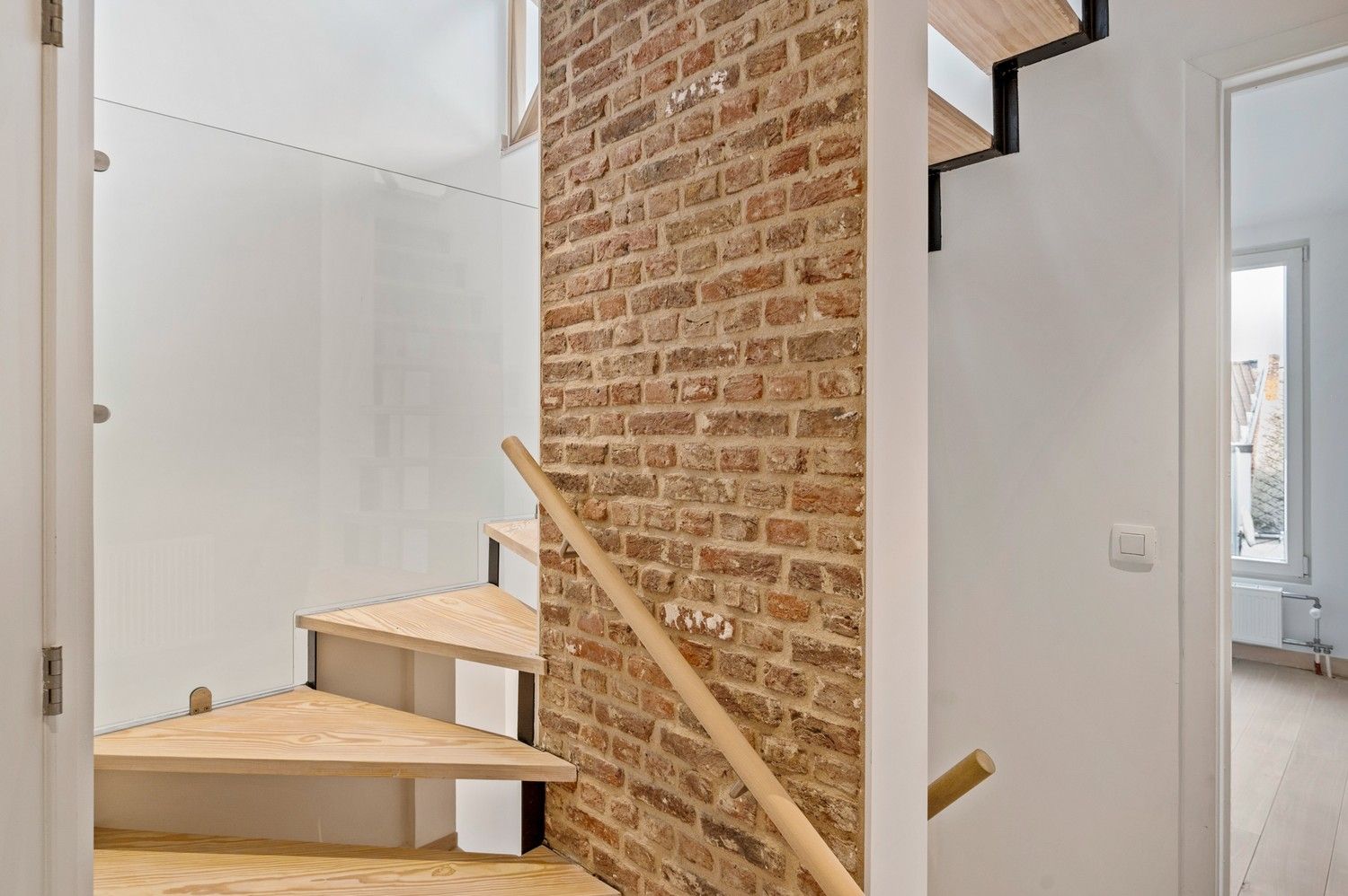 Instapklare woning met 2 slaapkamers en tuin te Lier! foto 9