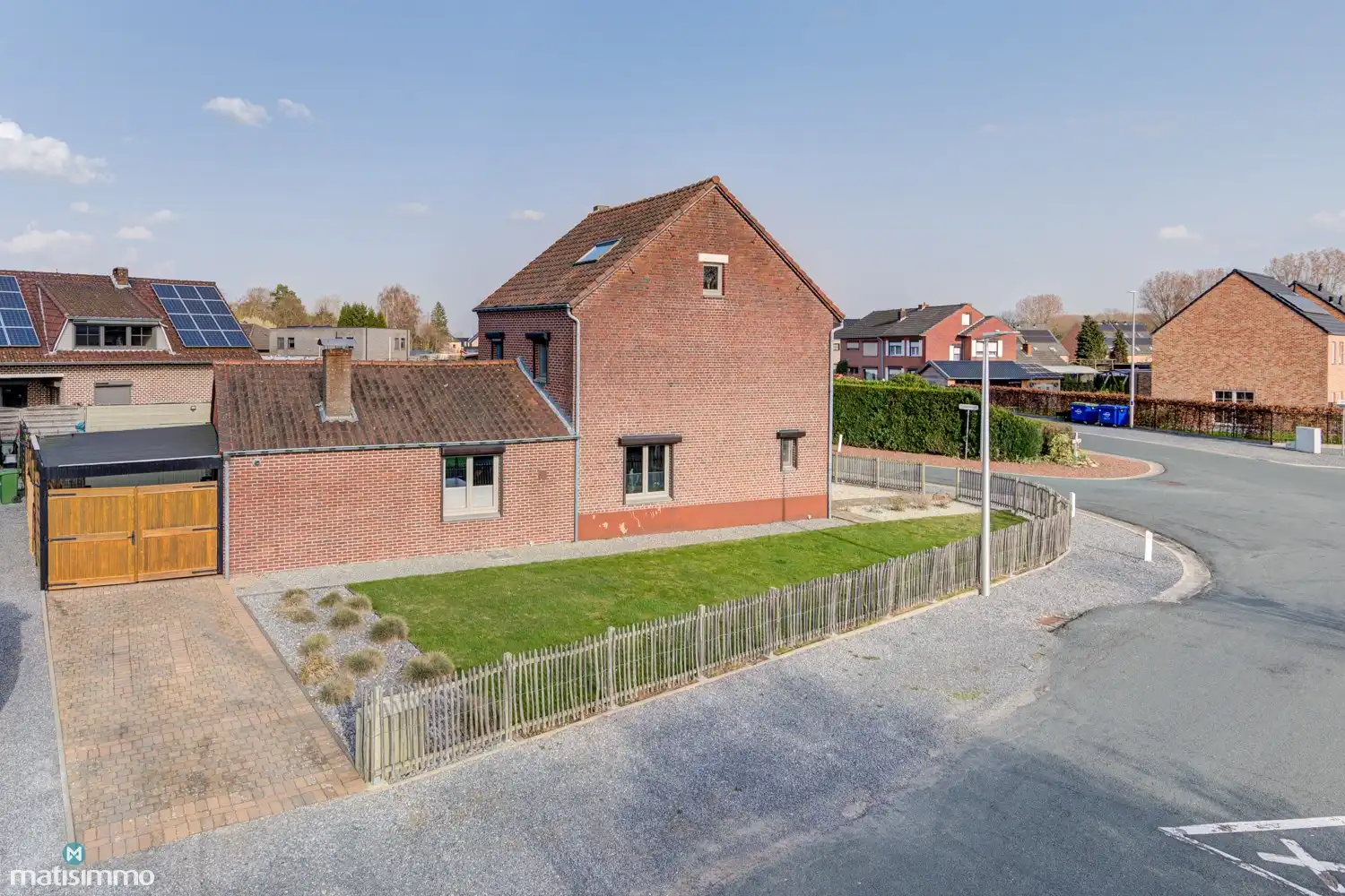 GERENOVEERDE, INSTAPKLARE VRIJSTAANDE WONING MET 3 SLAAPKAMERS IN NEEROETEREN (MAASEIK) foto 31