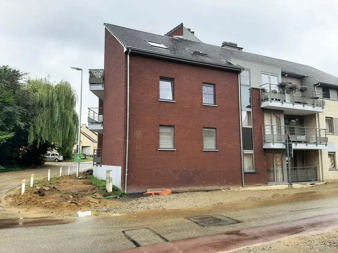 Modern appartement in het centrum van Zolder foto {{pictureIndex}}