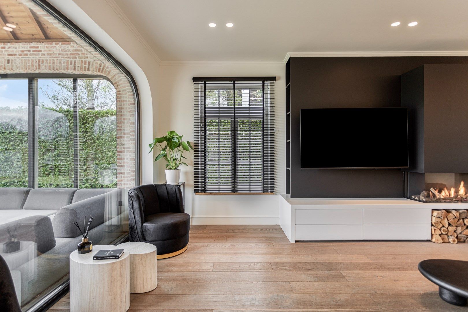 Ruim ingedeelde kwalitatieve villa op 12 are met adembenemd zicht op achterliggend groen. foto 7