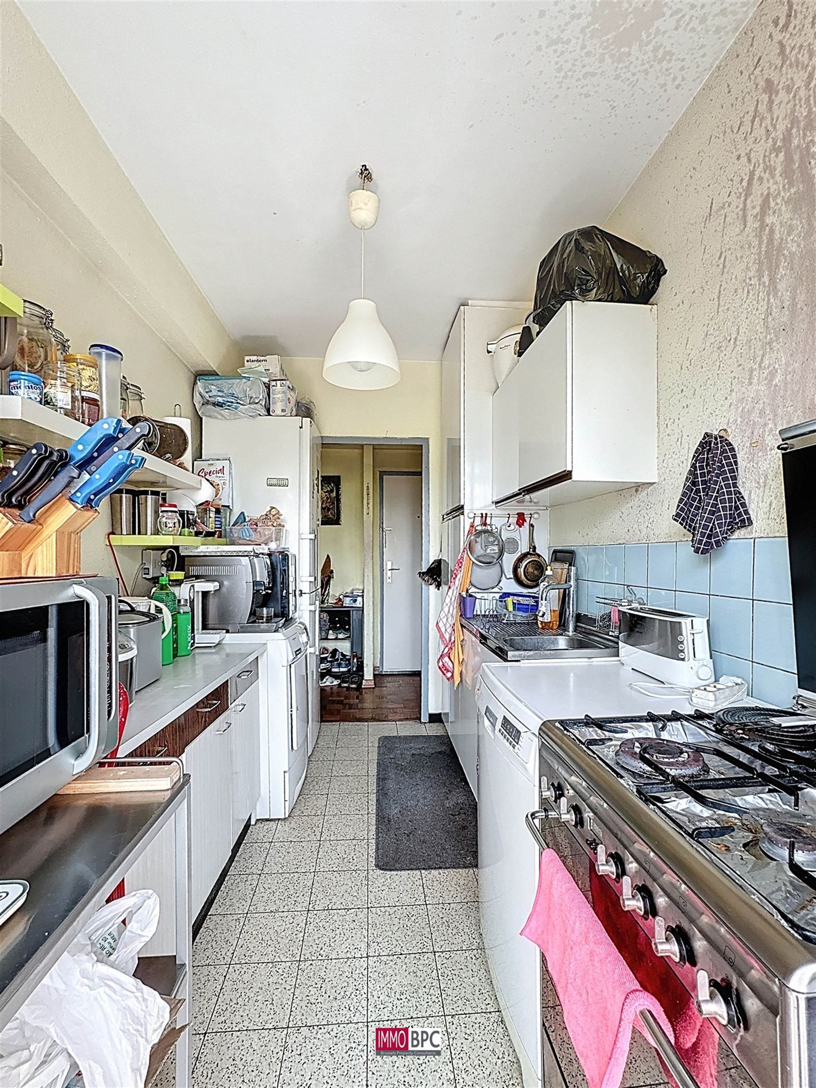 Te renoveren 2-slaapkamerappartement met zuidgericht terras foto 6