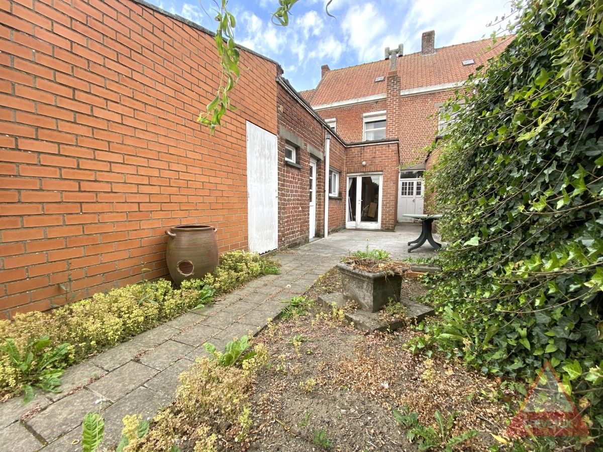 Zonnebeke – Renovatiepand met tuin nabij het Kasteelpark foto 8