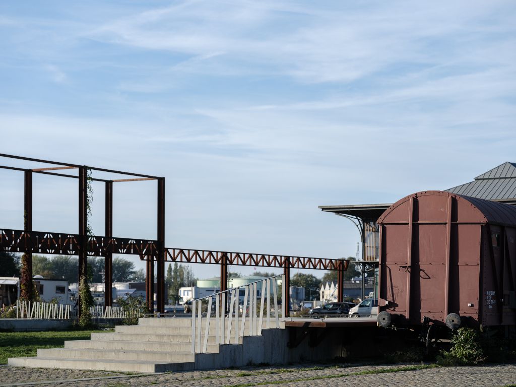 Atelier/loods met te renoveren woning, ruime tuin en bijzonder veel potentieel op een boogscheut van het stadscentrum. foto 13