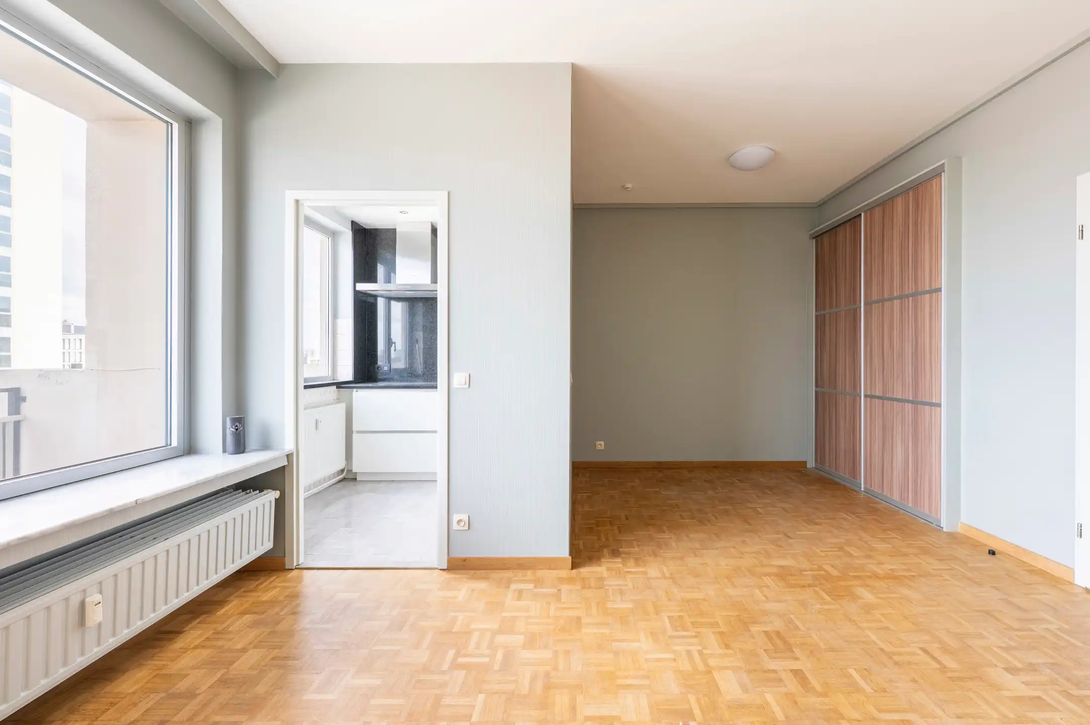 Instapklare studio met uitzicht & balkon in centrum foto 5