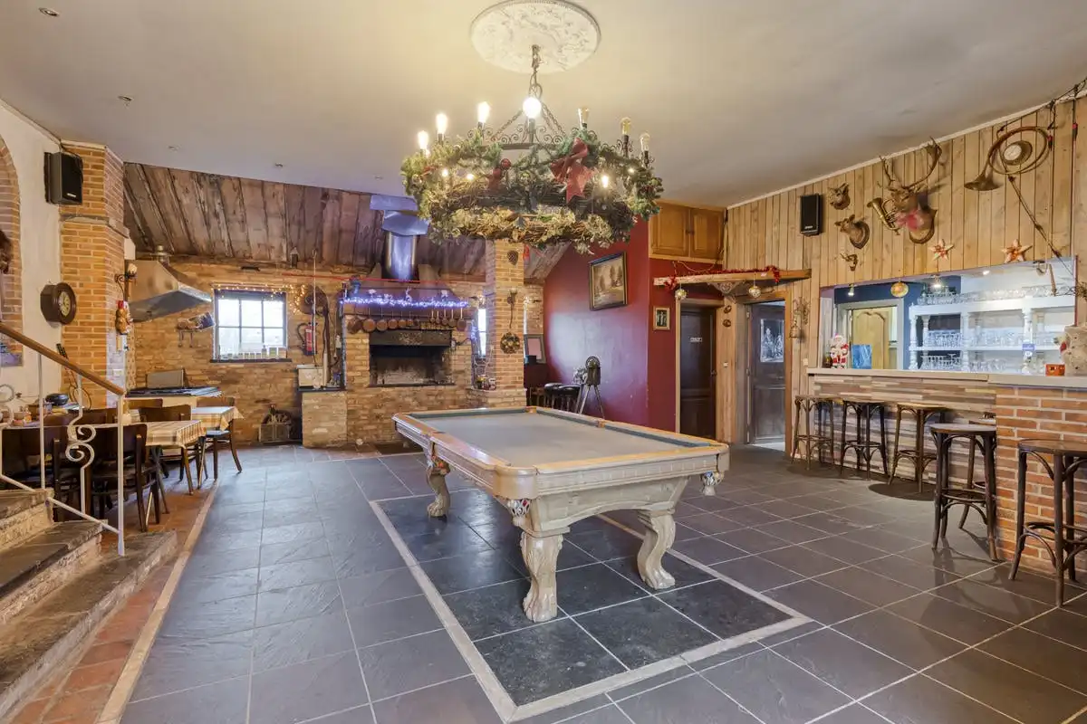 Polyvalente woning te Oudenburg met grote parking foto 17