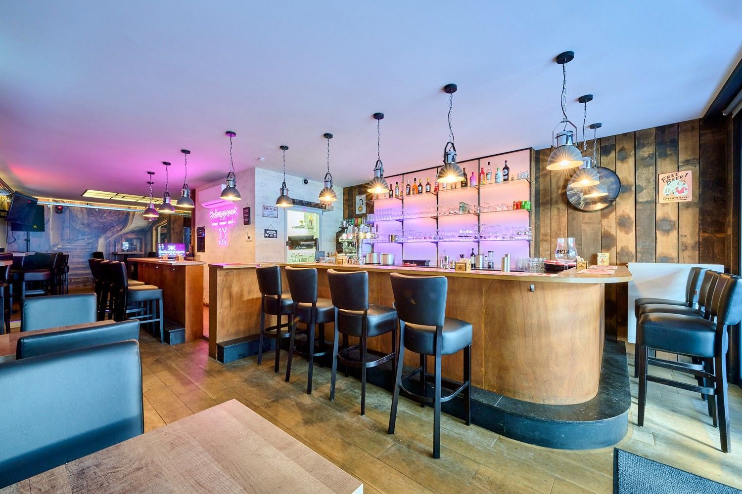 Instapklaar horecapand te koop in Diepenbeek – volledig vernieuwd, tal van mogelijkheden foto 3