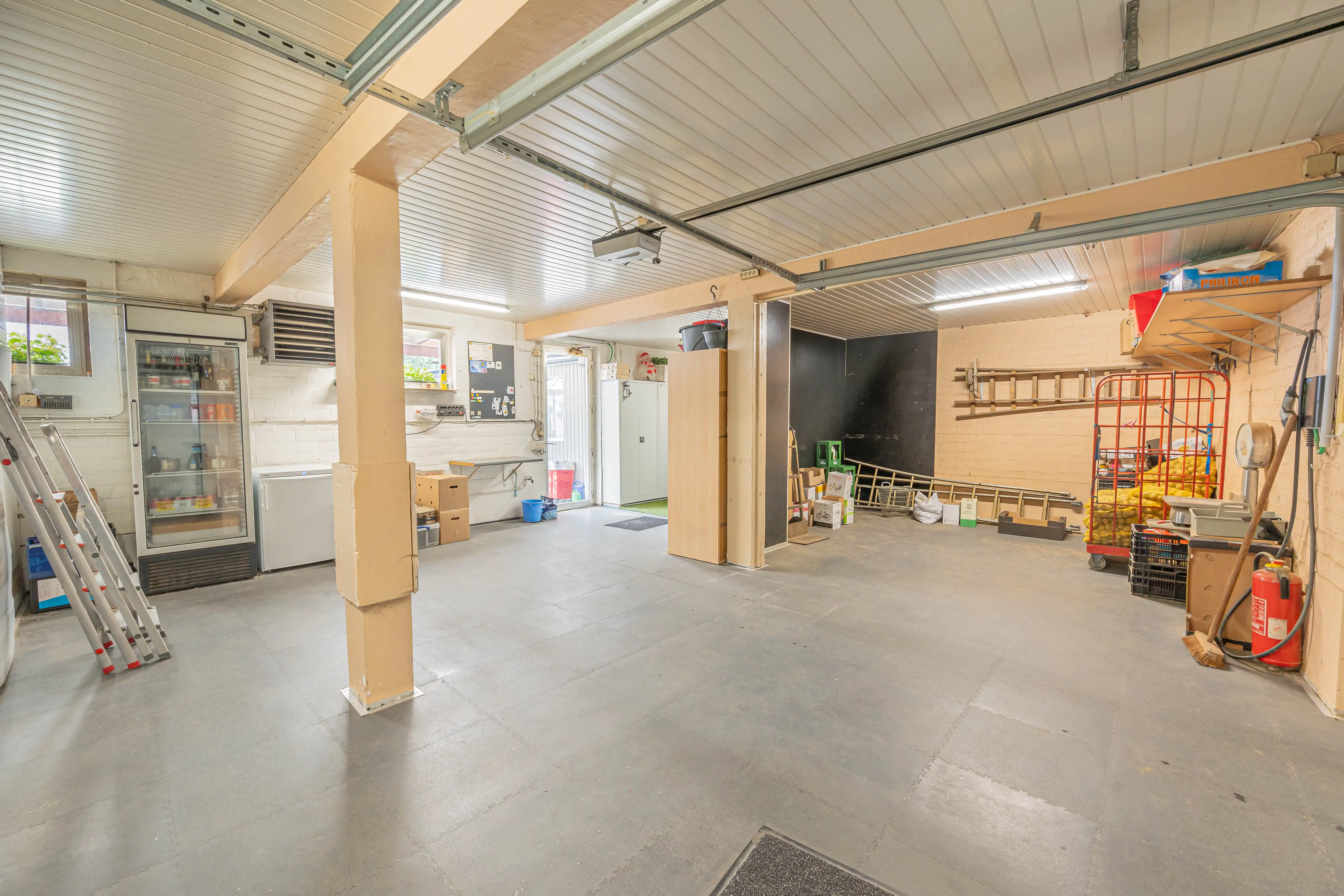 Kwalitatieve woning met 3 autostaanplaatsen in de garage! foto 25
