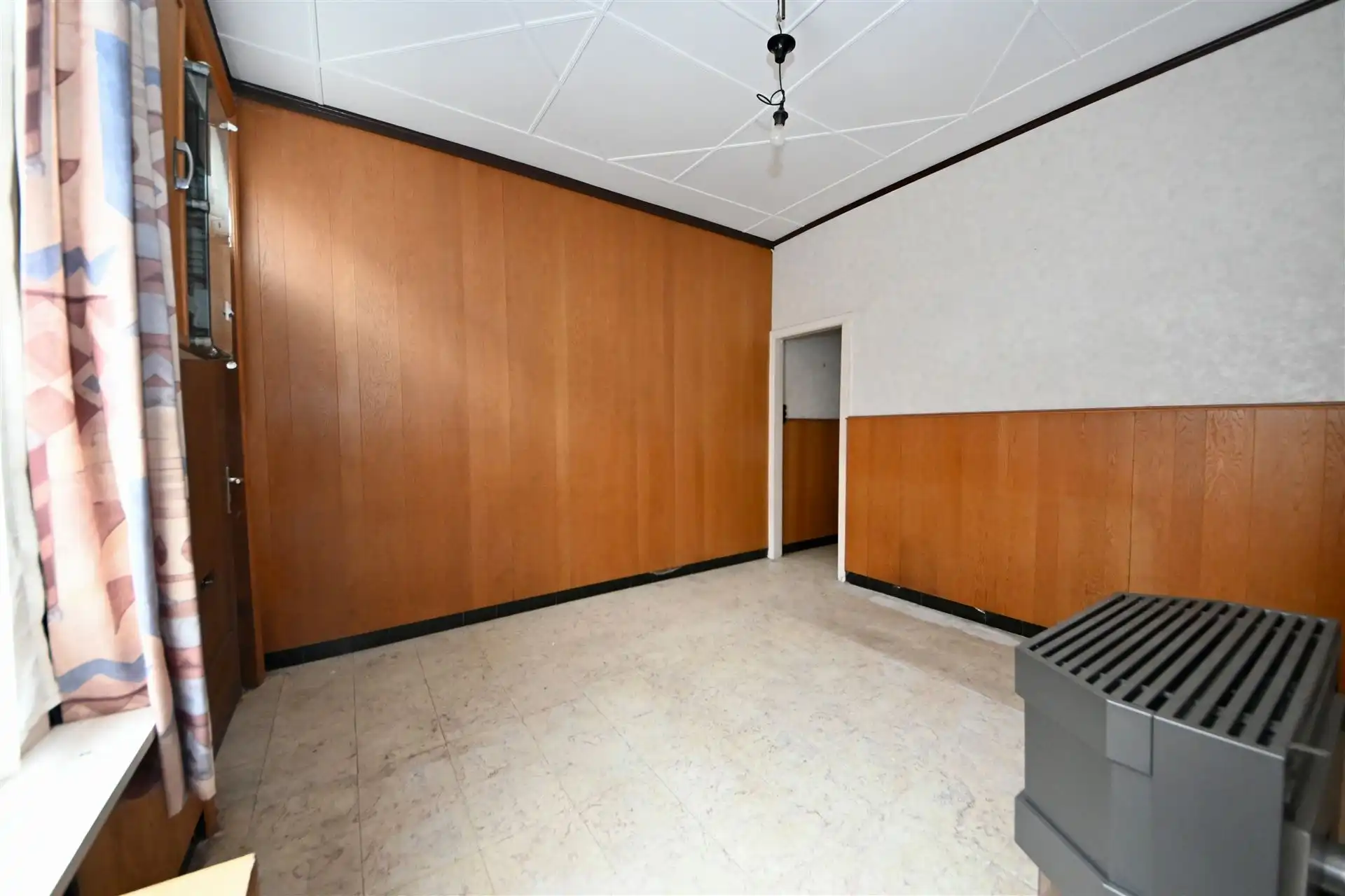 Te renoveren woning met 3 slaapkamers, tuin en garage.  foto 4